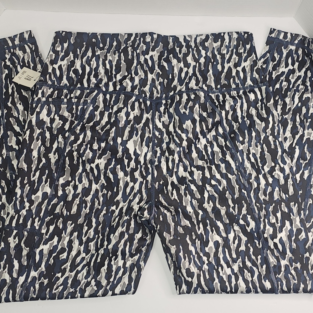 Sweaty Betty The Super Sculp 7/8 Length Leggings Large Blue Animal Print NWT